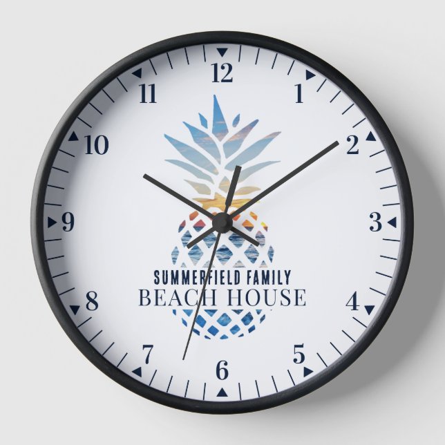 Reloj Personalizado de piña tropical de Family Beach Hou (Anverso)