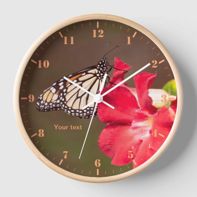 Reloj Personalizar la mariposa monarca en el rosa del de (Anverso)