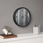 Reloj Plata metálica cepillada moderna<br><div class="desc">Moderna Tipografía Minimalista con estilo de plata metálica cepillado Números Hogar Cocina Salón Salón Baño Reloj</div>