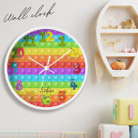 Reloj Pop-it con su nombre colorido salón para niños Wal<br><div class="desc">Mejora tu decoración de pared! Colorido POP IT niños habitación Wall Clock. Puede personalizar el NOMBRE o eliminarlo. ¿Tienes deseos de diseño personal específicos? No dude en ponerse en contacto conmigo blackflyoleg@gmail.com</div>