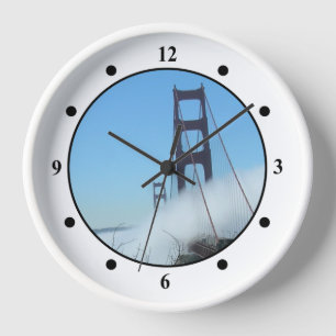 Reloj - puente Golden Gate en niebla