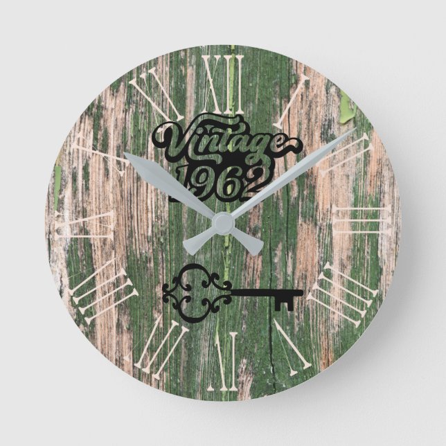 Reloj redondo de madera antigua de época de 1962 (Anverso)