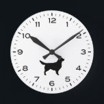 Reloj redondo de silueta de perro de Golden Retrie<br><div class="desc">Un divertido reloj de pared para la casa o la oficina. Hace un regalo original para los amantes de Golden Retriever. Echa un vistazo al Doodle World de Jenn para ver más relojes decorativos y decoración de casa con temática de raza de perro.</div>