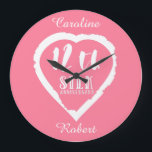 Reloj Redondo Grande 12.º aniversario boda seda tradicional<br><div class="desc">Si quieres ayuda para personalizar este diseño,  por favor contacta conmigo,  hay un botón de preguntar a este diseñador,  justo debajo de este texto. Un romántico diseño de corazón y conmemorar su 12º aniversario de boda. El texto dice seda del 12º aniversario del boda.</div>