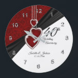 Reloj Redondo Grande 40.º aniversario de Ruby Boda Keepsake en blanco<br><div class="desc">⭐ ⭐ ⭐ ⭐ 5 Star Review. 🥇 UN DISEÑO ORIGINAL DE ARTE DE DERECHOS DE AUTOR DE Donna Siegrist SÓLO DISPONIBLE EN ZAZZLE!. Personalice el reloj. 40°, 52° u 80° Aniversario del Boda de Ruby Keepsake o años de servicio listos para su personalización. ✔ NOTA: ¡SÓLO CAMBIA LAS ÁREAS...</div>