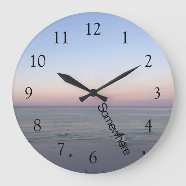 Reloj Redondo Grande 5 O'Clock En Una Playa Rosa (Anverso)