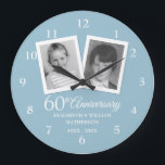 Reloj Redondo Grande 60.º Aniversario del Boda del Diamante Fotos de ni<br><div class="desc">Con sus fotos favoritas de la infancia y su información especial sobre el aniversario de los diamantes en letras blancas de moda. Diseñado por Thisisnotme©</div>
