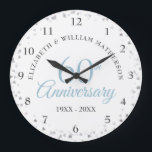 Reloj Redondo Grande 60° Aniversario del amor Corazones Confetti<br><div class="desc">Personalice con su información especial de los 60 años del aniversario de los diamantes en letras de moda. Diseñado por Thisisnotme©</div>
