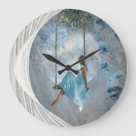 Reloj Redondo Grande A woman in a blue dress on a swing