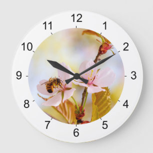 Reloj Redondo Grande Abeja en una flor de la cereza
