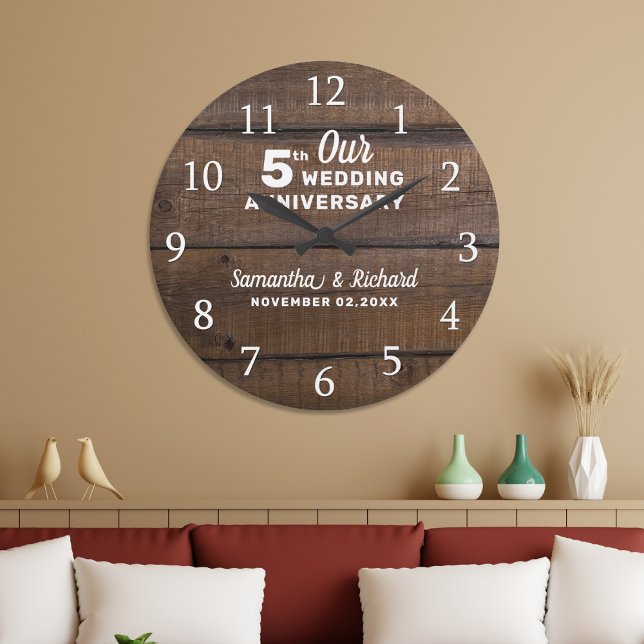 Reloj Redondo Grande Aniversario del quinto Boda de la Madera Oscura Ru (Rustic Dark Brown Wood 5th Wedding Anniversary Large Clock)