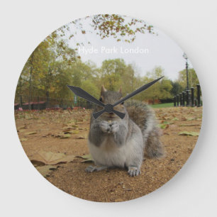 Reloj Redondo Grande Ardilla gris Hyde Park Londres.