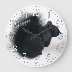 Reloj Redondo Grande ardilla joven en foto de invierno