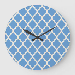 Reloj Redondo Grande Azul claro y Quatrefoil blanco apagado