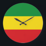 Reloj Redondo Grande Bandera rastafariana rasta etíope<br><div class="desc">Los colores rojo, verde y amarillo representan la bandera del rastafari, pero también es una bandera de Etiopía. Este es un regalo de alta calidad de Rasta y un gran diseño para todos los rastafaris. Visite nuestra tienda para encontrar más regalos geniales de rasta y otras ideas de regalo de...</div>