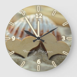 Reloj Redondo Grande Beach, Sand, Seashell, Wood Hearts Personalized
