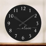 Reloj Redondo Grande Black White Modern Script Girly Monograma Nombre<br><div class="desc">Reloj de nombres de monograma de escritura simple en blanco y negro. Esto hace que el dulce perfecto cumpleaños 16,  boda,  ducha de novia,  aniversario,  ducha de bebé o fiesta de soltera sea regalo para alguien que ama el lujo glam y los estilos de moda.</div>