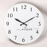 Reloj Redondo Grande Black White Modern Script Girly Monograma Nombre<br><div class="desc">Reloj de nombres de monograma de escritura simple en blanco y negro. Esto hace que el dulce perfecto cumpleaños 16,  boda,  ducha de novia,  aniversario,  ducha de bebé o fiesta de soltera sea regalo para alguien que ama el lujo glam y los estilos de moda.</div>