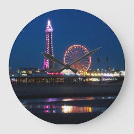 Reloj Redondo Grande Blackpool Beach se ilumina de noche