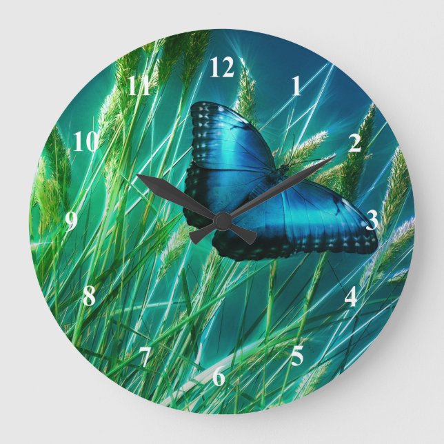 Reloj Redondo Grande Blue Morpho Butterfly on Green Grass (Anverso)