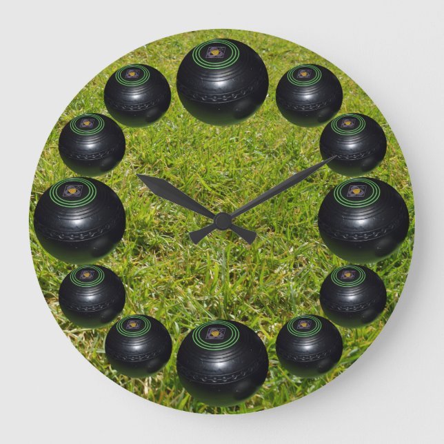 Reloj Redondo Grande Bolas De Césped En El Hierro Verde, (Anverso)