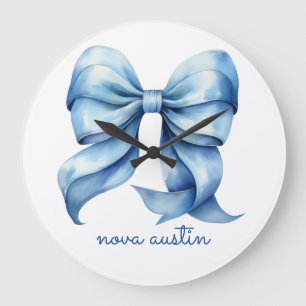 Reloj Redondo Grande Bow azul moderno personalizado con monograma de no
