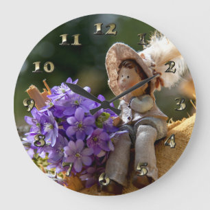 Reloj Redondo Grande Boy on Log with Flowers