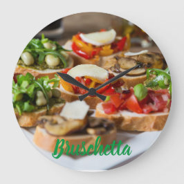 Reloj Redondo Grande Bruschetta Antipasti con frijol y arugula,
