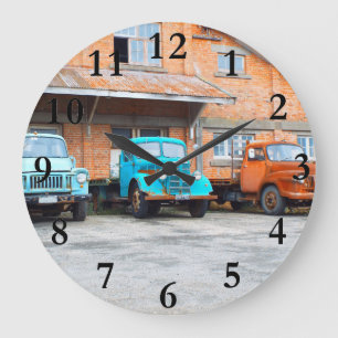 Reloj Redondo Grande camiones oxidados viejos de la granja en el campo