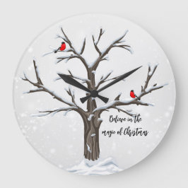 Reloj Redondo Grande Cardenales rojos de invierno sobre árbol de nieve