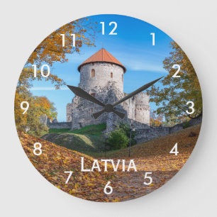 Reloj Redondo Grande Castillo medieval rodeado de bosques