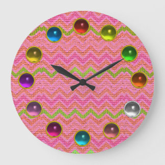 RELOJ REDONDO GRANDE CHEVRON MOSAICO VERDE ROSA Y GEMSTONES COLORIDOS