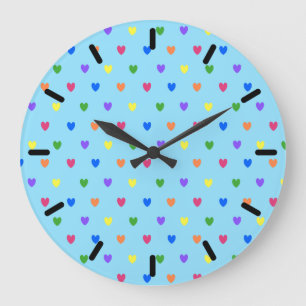 Reloj Redondo Grande Corazones de polka arcoiris sobre azul bebé