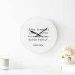 Reloj Redondo Grande Crear su propia cotización<br><div class="desc">Crea tu propio reloj de presupuesto personalizado. Presenta una tipografía de máquina de escribir minimalista.</div>