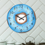 Reloj Redondo Grande Cuadros de Donut Azul<br><div class="desc">Este divertido reloj de pared está decorado con un donut azul acuático con rociadores. ¡El regalo perfecto para un amante de los donut! Acuarela original © Michele Davies.</div>