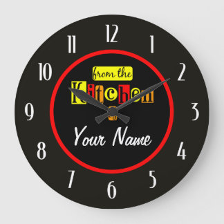 Reloj Redondo Grande Desde la Cocina De Con Números Blancos en Negro