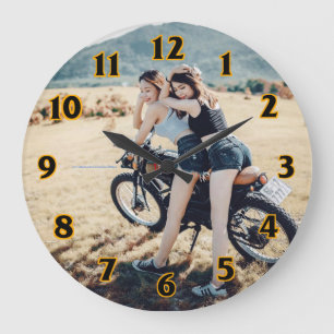 Reloj Redondo Grande Dos Chicas en motocicleta