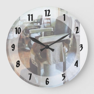 Reloj Redondo Grande Dos Sillas de Peluquería