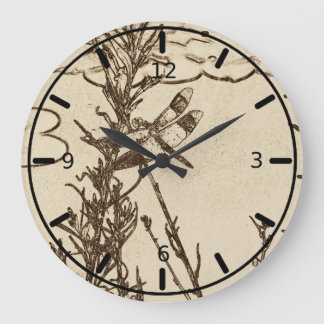 Reloj Redondo Grande Dragonfly in Flight Near Pond Sketch