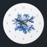 Reloj Redondo Grande Elegantes Rosas azules de China<br><div class="desc">Elegante y moda romántico pintoresco china rosas de vintage azul y follaje sobre fondo blanco limpio con números de personalizable.</div>