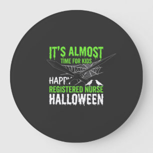 Reloj Redondo Grande Enfermera titulada Halloween telaraña y cuervo