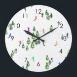 Reloj Redondo Grande Esquiadores Esquí Ilustracion Esquí en la pista de<br><div class="desc">Diseño de patrones de esquí con temática invernal de Guay con esquiadores esquiando por las pistas de esquí alpino entre los abetos cubiertos de nieve en los alpes. Los esquiadores Freeride llevan coloridos trajes de esquí retro vintage, esquiando cuesta abajo con esquís sobre un paisaje montañoso blanco y nevado. Maravilloso...</div>