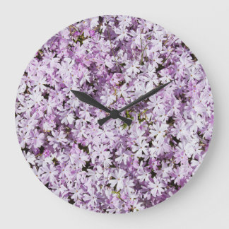 Reloj Redondo Grande Flor morada, fondo de frescura de verano.