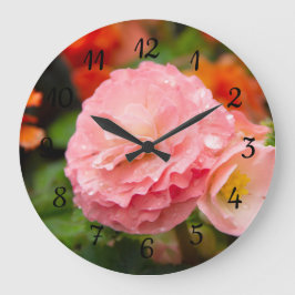 Reloj Redondo Grande Flor rosa delgada después de la lluvia