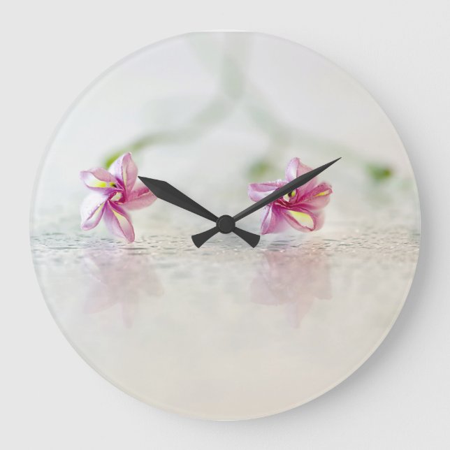 Reloj Redondo Grande Flores De Lilac Sobre Las Caperas (Anverso)