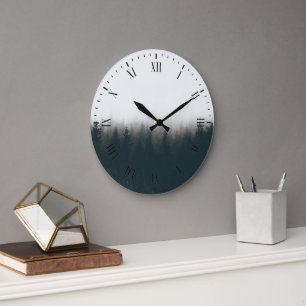 Reloj Redondo Grande Foggy Forest Pine Mountain Arte estético