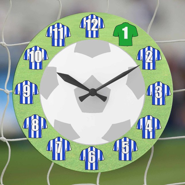 Reloj Redondo Grande Football Clock - with blue striped Shirts (blue and white striped football shirts)