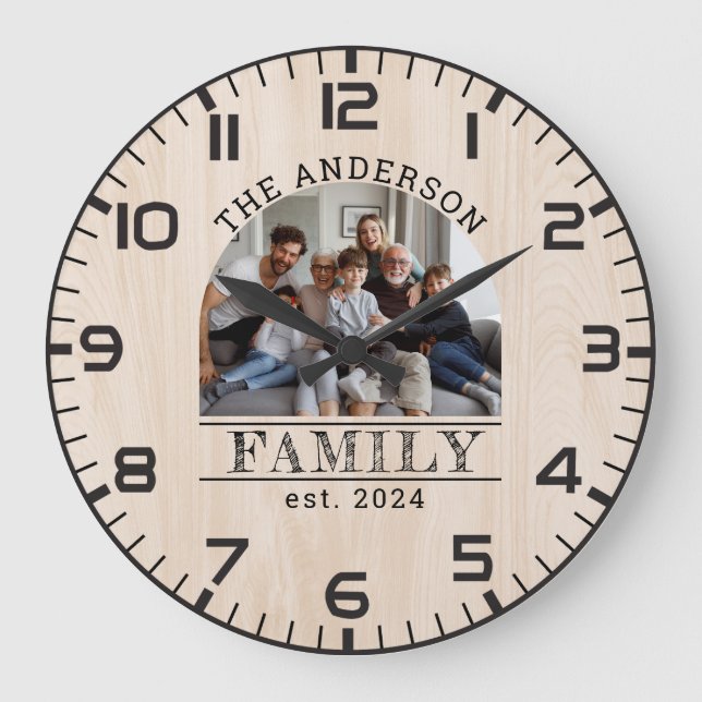Reloj Redondo Grande Foto y nombre de familia de Rustic Farmhouse Wood  (Anverso)