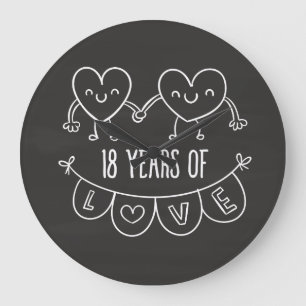 Reloj Redondo Grande Gift Chalk Hearts, 18 Aniversario