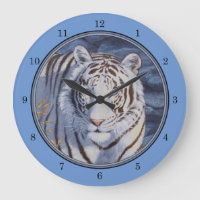 Hermoso tigre blanco con ojos azul cristal